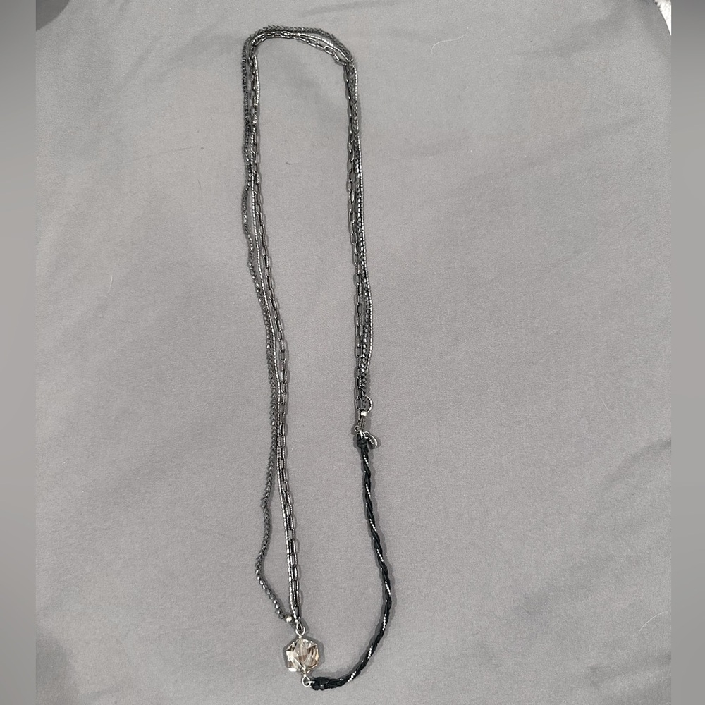 Mixed chain necklace with pendant stone